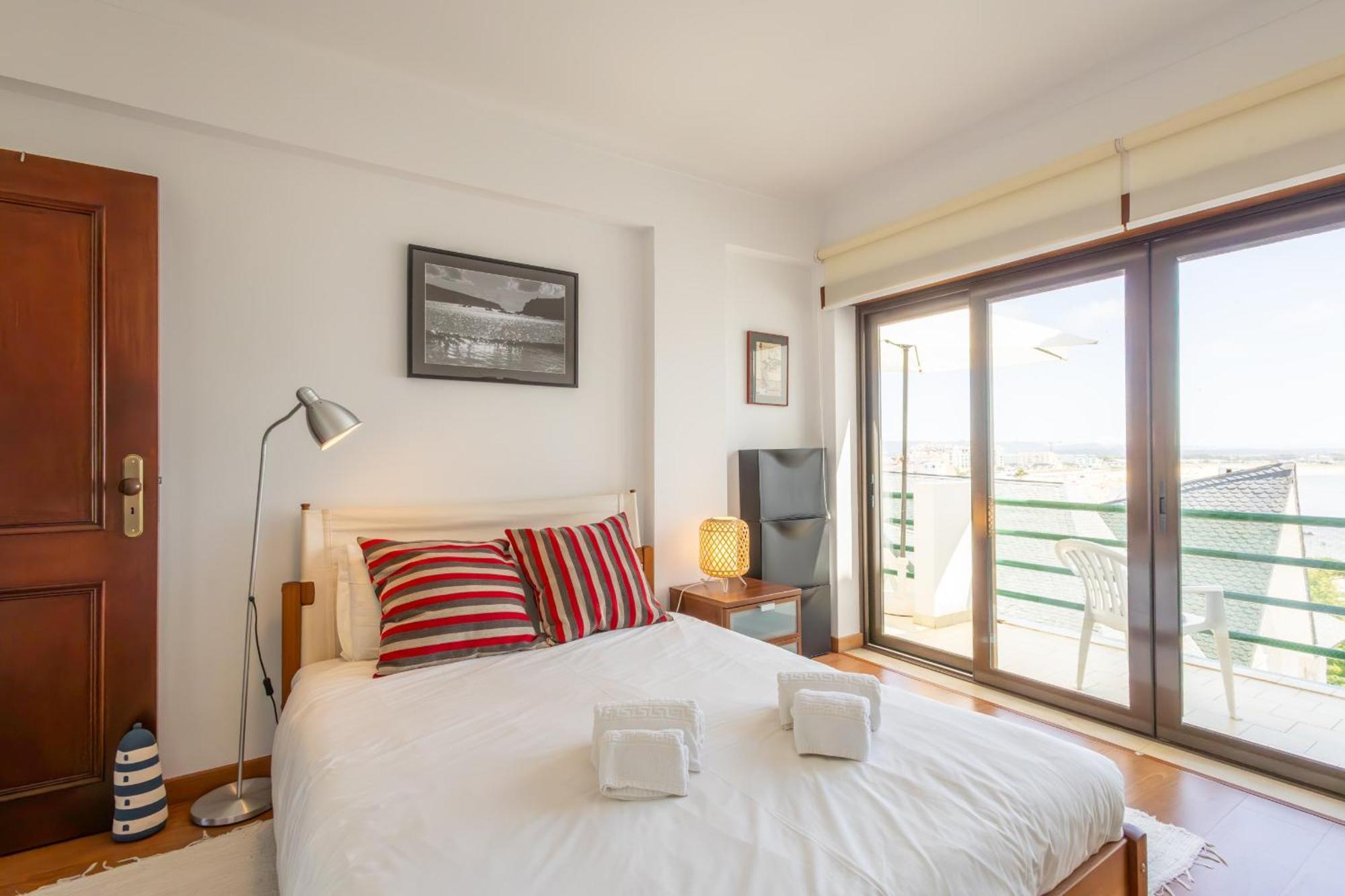 Concha Mar com vista sobre a Baía Apartamento São Martinho do Porto Exterior foto